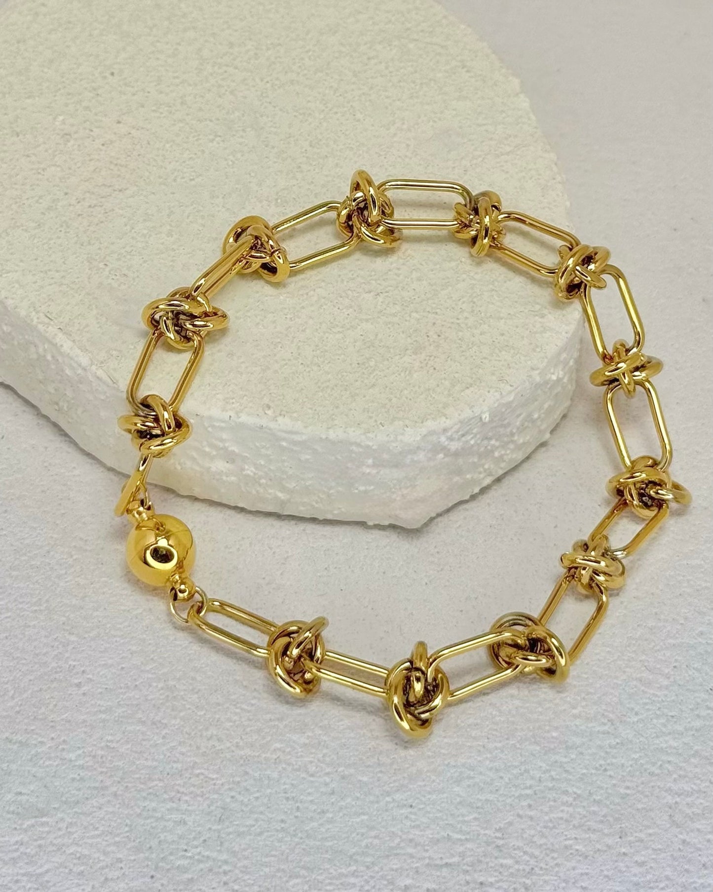 ALBA Knot Chain Bracelet