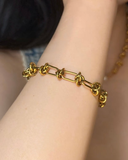 ALBA Knot Chain Bracelet
