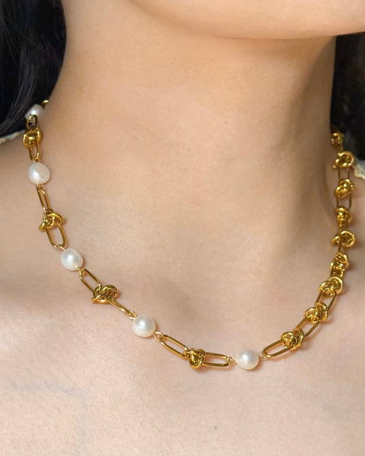 ALBA Knot Chain Pearl Necklace